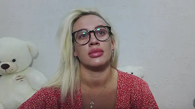 Snapshot of MariaTravel chatting on June 19, 2026, 7:47 am MariaTravel online show from June 19, 2026, 7:47 am