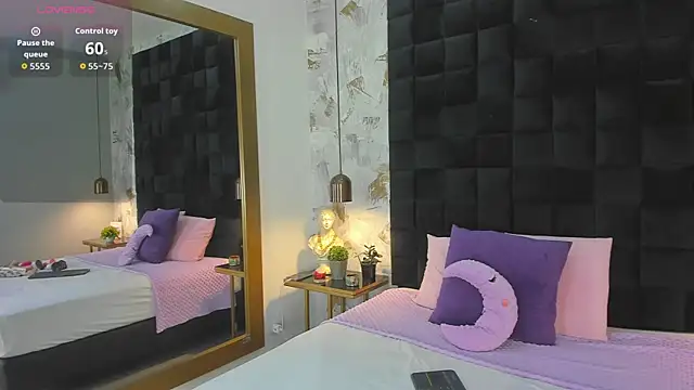 Snapshot of CharlotteG_ chatting on July 13, 2026, 2:05 pm CharlotteG online show from July 13, 2026, 2:05 pm