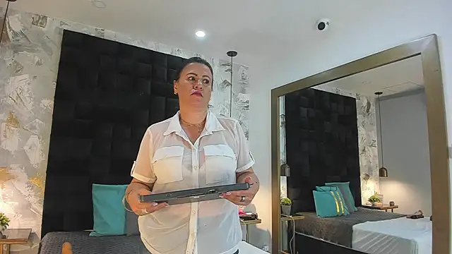 Snapshot of CharlotteG_ chatting on July 28, 2026, 7:39 pm CharlotteG online show from July 28, 2026, 7:39 pm