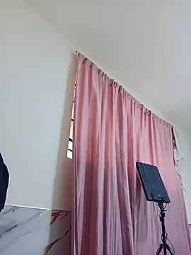 Sweetpandora111 online show from June 27, 2026, 4:02 pm