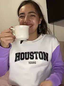 Julia valentina online show from July 10, 2026, 2:22 am