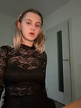 blondiedoll online show from July 2, 2026, 3:51 pm