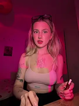 blondiedoll online show from July 4, 2026, 9:08 pm