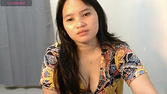 Fhwilloughbyxx online show from July 5, 2026, 12:23 pm