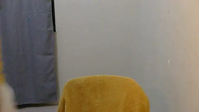 Fhwilloughbyxx online show from July 11, 2026, 10:37 am