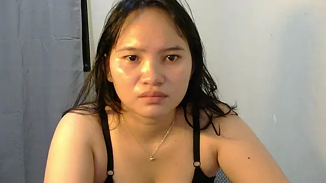 Fhwilloughbyxx online show from July 3, 2026, 10:44 am