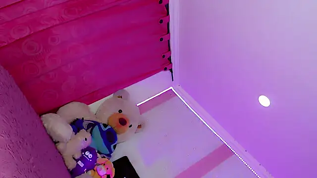 HeidiVanessa online show from July 18, 2026, 2:09 am