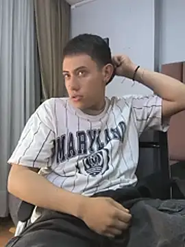 Snapshot of Thiagoo_Vega chatting on July 1, 2026, 3:07 am Thiagoo Vega online show from July 1, 2026, 3:07 am