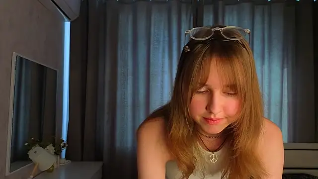 Snapshot of SunnySikarskie chatting on June 29, 2026, 4:41 am SunnySikarskie online show from June 29, 2026, 4:41 am