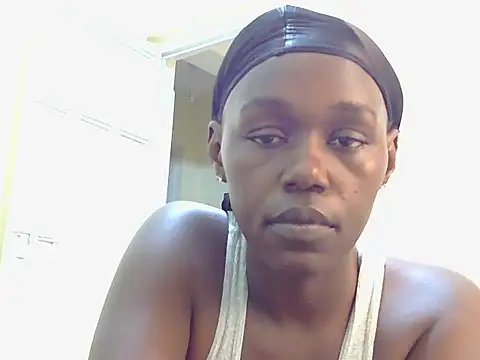 Snapshot of Heliosann chatting on July 5, 2026, 10:22 am Heliosann online show from July 5, 2026, 10:22 am