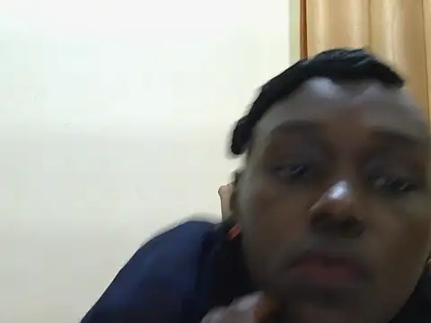 Snapshot of Heliosann chatting on August 3, 2026, 6:47 pm Heliosann online show from August 3, 2026, 6:47 pm