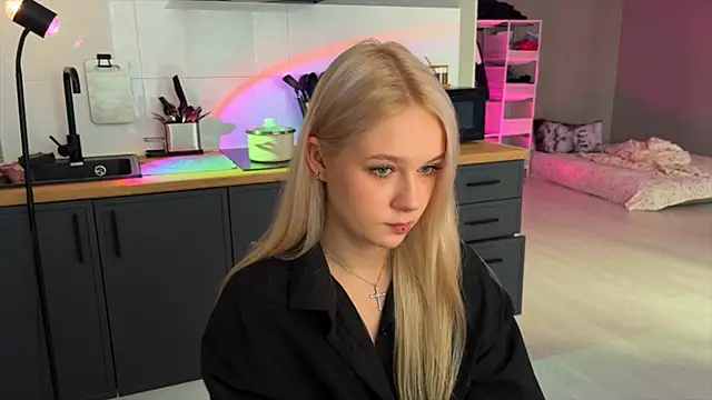 Snapshot of MichelleMargiela chatting on July 12, 2026, 8:15 am MichelleMargiela online show from July 12, 2026, 8:15 am