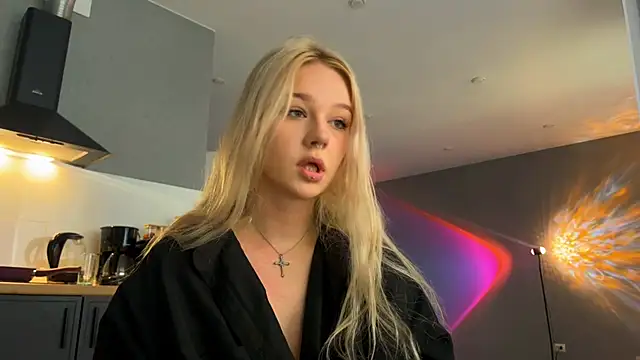 Snapshot of MichelleMargiela chatting on August 7, 2026, 10:21 am MichelleMargiela online show from August 7, 2026, 10:21 am