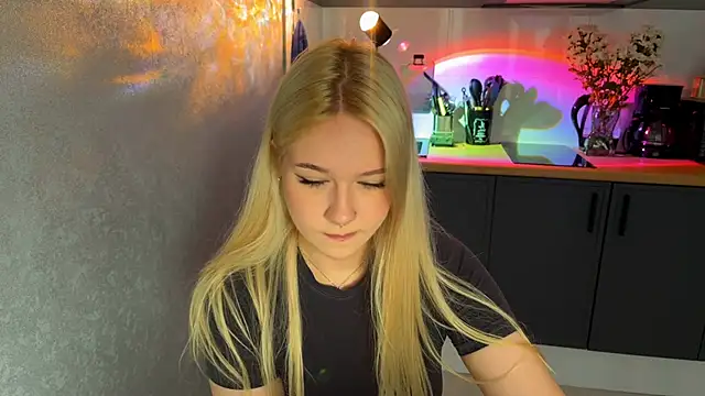 Snapshot of MichelleMargiela chatting on July 26, 2026, 4:19 am MichelleMargiela online show from July 26, 2026, 4:19 am