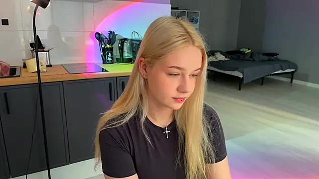 Snapshot of MichelleMargiela chatting on July 18, 2026, 2:09 am MichelleMargiela online show from July 18, 2026, 2:09 am