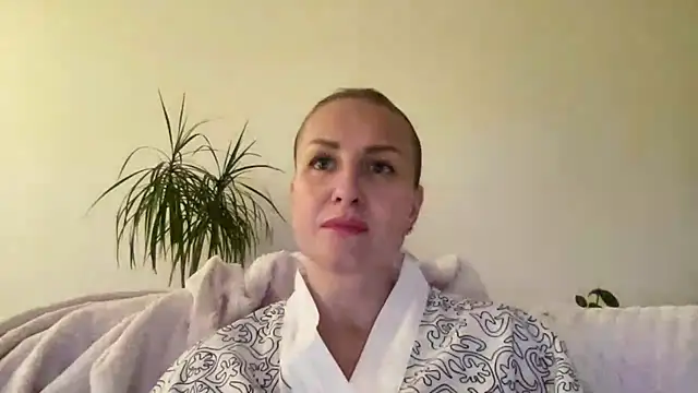 Snapshot of Delissaxx chatting on June 23, 2026, 9:24 pm Delissaxx online show from June 23, 2026, 9:24 pm