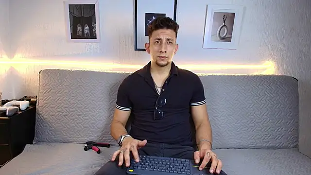 Snapshot of Sr_Maykol chatting on July 15, 2026, 4:41 am Sr Maykol online show from July 15, 2026, 4:41 am