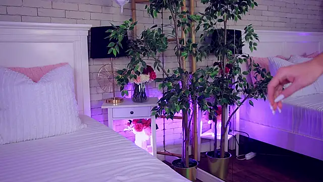 annabellahot online show from February 12, 2026, 4:34 am