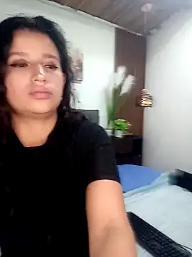 Snapshot of victorialuxe_ chatting on June 20, 2026, 2:49 am victorialuxe online show from June 20, 2026, 2:49 am