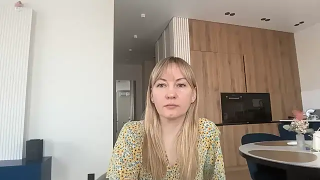 Dorielle online show from June 25, 2026, 5:12 am