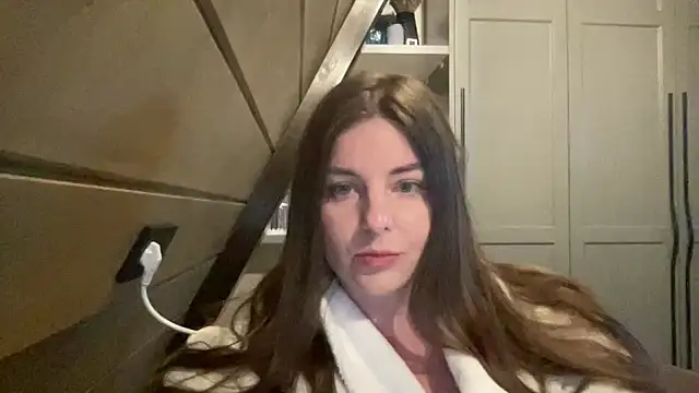Snapshot of Velenne chatting on July 17, 2026, 9:01 pm Velenne online show from July 17, 2026, 9:01 pm
