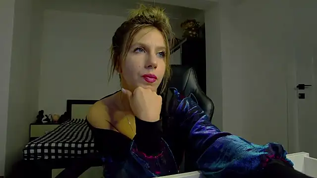 Snapshot of DedeSibel chatting on April 22, 2026, 2:46 pm DedeSibel online show from April 22, 2026, 2:46 pm