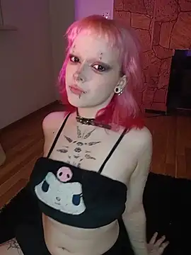 Snapshot of meow_nicole chatting on June 24, 2026, 5:44 pm meow nicole online show from June 24, 2026, 5:44 pm