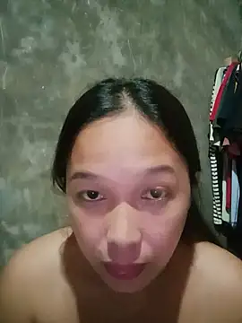 Snapshot of urwomaninlove chatting on June 29, 2026, 1:45 am urwomaninlove online show from June 29, 2026, 1:45 am