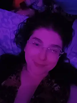 starfucker420XO online show from June 23, 2026, 5:27 am