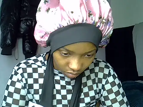 Snapshot of pretty_jaz chatting on June 25, 2026, 6:29 am pretty jaz online show from June 25, 2026, 6:29 am