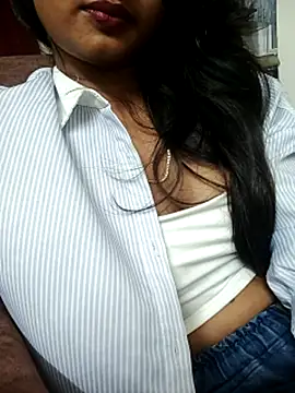 avii5 online show from July 5, 2026, 8:15 pm