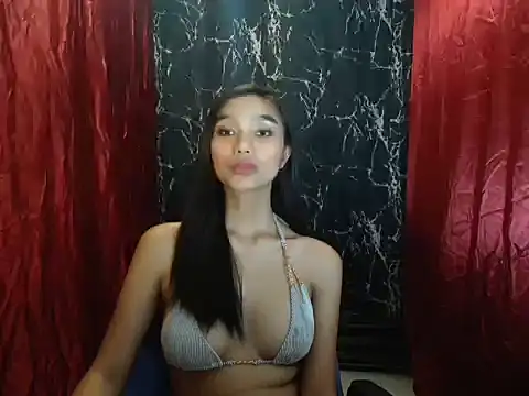 Snapshot of BlackBarbie4u chatting on December 20, 2024, 9:43 am BlackBarbie4u online show from December 20, 2024, 9:43 am