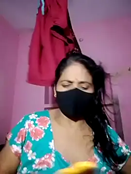 Snapshot of Noor__Malika- chatting on July 17, 2026, 3:04 am Noor Malika- online show from July 17, 2026, 3:04 am