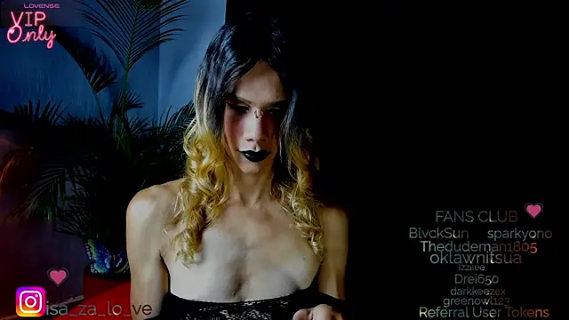 Snapshot of love_amor_ chatting on March 11, 2026, 9:53 pm love amor online show from March 11, 2026, 9:53 pm