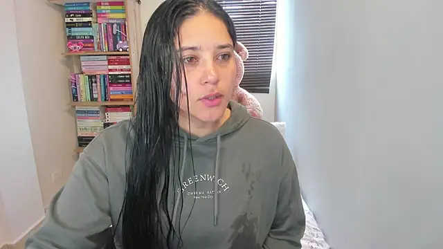 Snapshot of foxwen chatting on August 5, 2026, 5:29 pm foxwen online show from August 5, 2026, 5:29 pm