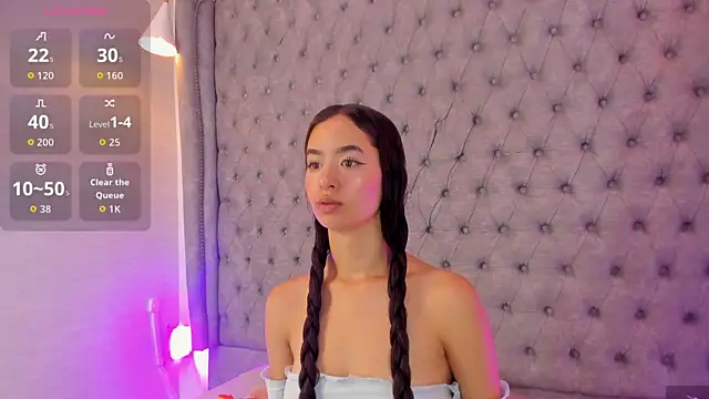 Snapshot of Peiton_Lee_ chatting on July 8, 2026, 11:55 am Peiton Lee online show from July 8, 2026, 11:55 am