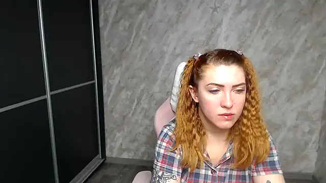 Snapshot of Reginasmilee chatting on January 12, 2026, 2:18 am Reginasmilee online show from January 12, 2026, 2:18 am