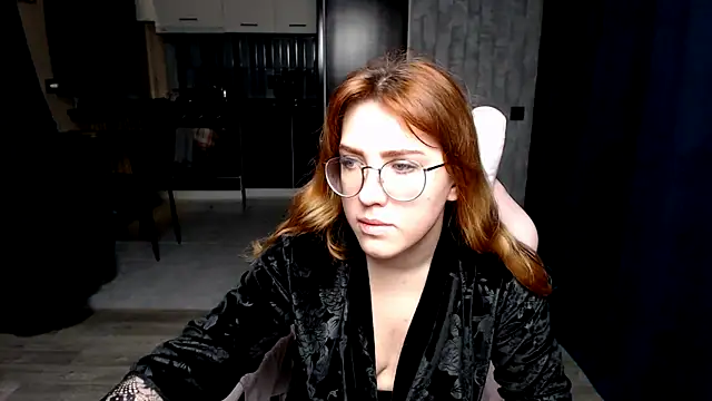 Snapshot of Reginasmilee chatting on November 29, 2025, 1:50 am Reginasmilee online show from November 29, 2025, 1:50 am