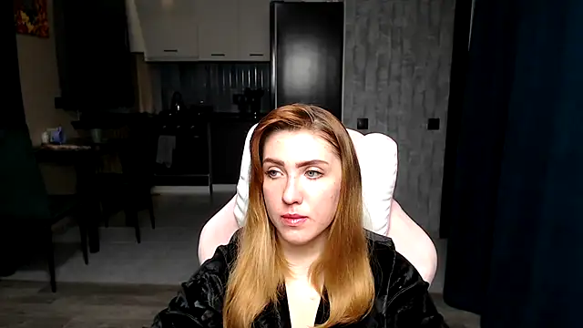 Snapshot of Reginasmilee chatting on November 28, 2025, 4:01 am Reginasmilee online show from November 28, 2025, 4:01 am