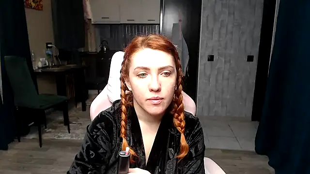 Reginasmilee online show from April 6, 2026, 2:40 am