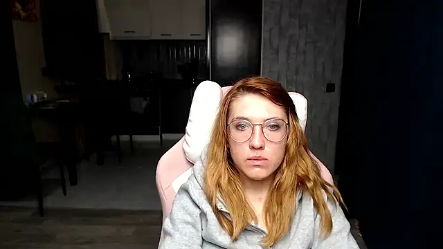 Snapshot of Reginasmilee chatting on November 20, 2025, 2:07 pm Reginasmilee online show from November 20, 2025, 2:07 pm