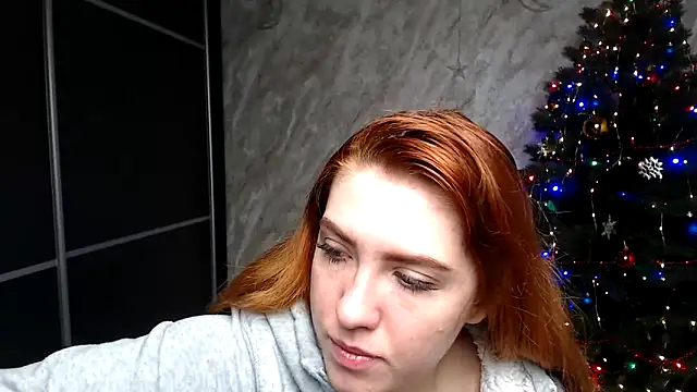 Snapshot of Reginasmilee chatting on December 22, 2025, 4:01 am Reginasmilee online show from December 22, 2025, 4:01 am