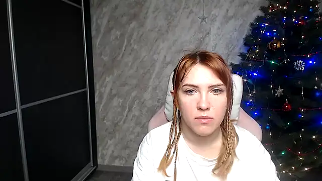 Snapshot of Reginasmilee chatting on January 10, 2026, 12:50 am Reginasmilee online show from January 10, 2026, 12:50 am