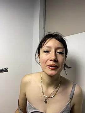 Snapshot of im_lizzy17 chatting on July 7, 2026, 5:54 am im lizzy17 online show from July 7, 2026, 5:54 am