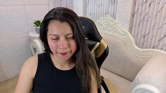 sophie rose cn online show from August 5, 2026, 1:21 am