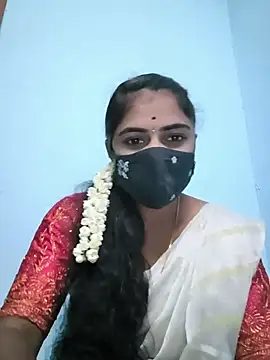 Snapshot of Megavarthinii chatting on July 17, 2026, 3:42 pm Megavarthinii online show from July 17, 2026, 3:42 pm