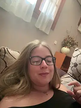 Snapshot of Evabrun1 chatting on August 4, 2026, 1:48 pm Evabrun1 online show from August 4, 2026, 1:48 pm