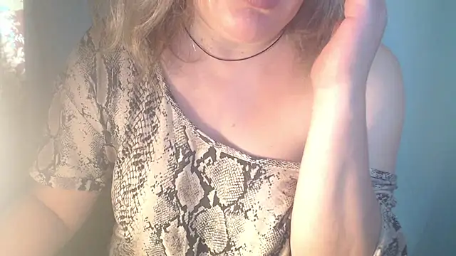 sexynipl online show from July 15, 2026, 12:01 pm