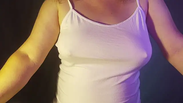 sexynipl online show from July 28, 2026, 3:21 pm