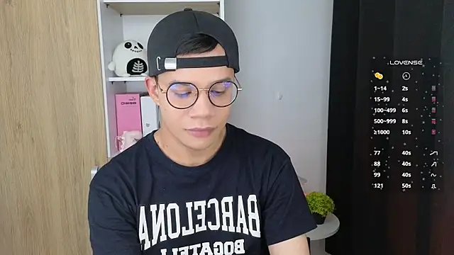 Snapshot of Im_Marco_ chatting on July 2, 2026, 1:39 am Im Marco online show from July 2, 2026, 1:39 am